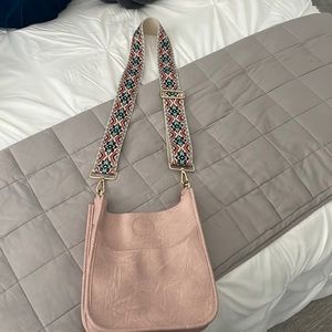 Social Threads Vegan Crossbody bag - light pink and smaller size